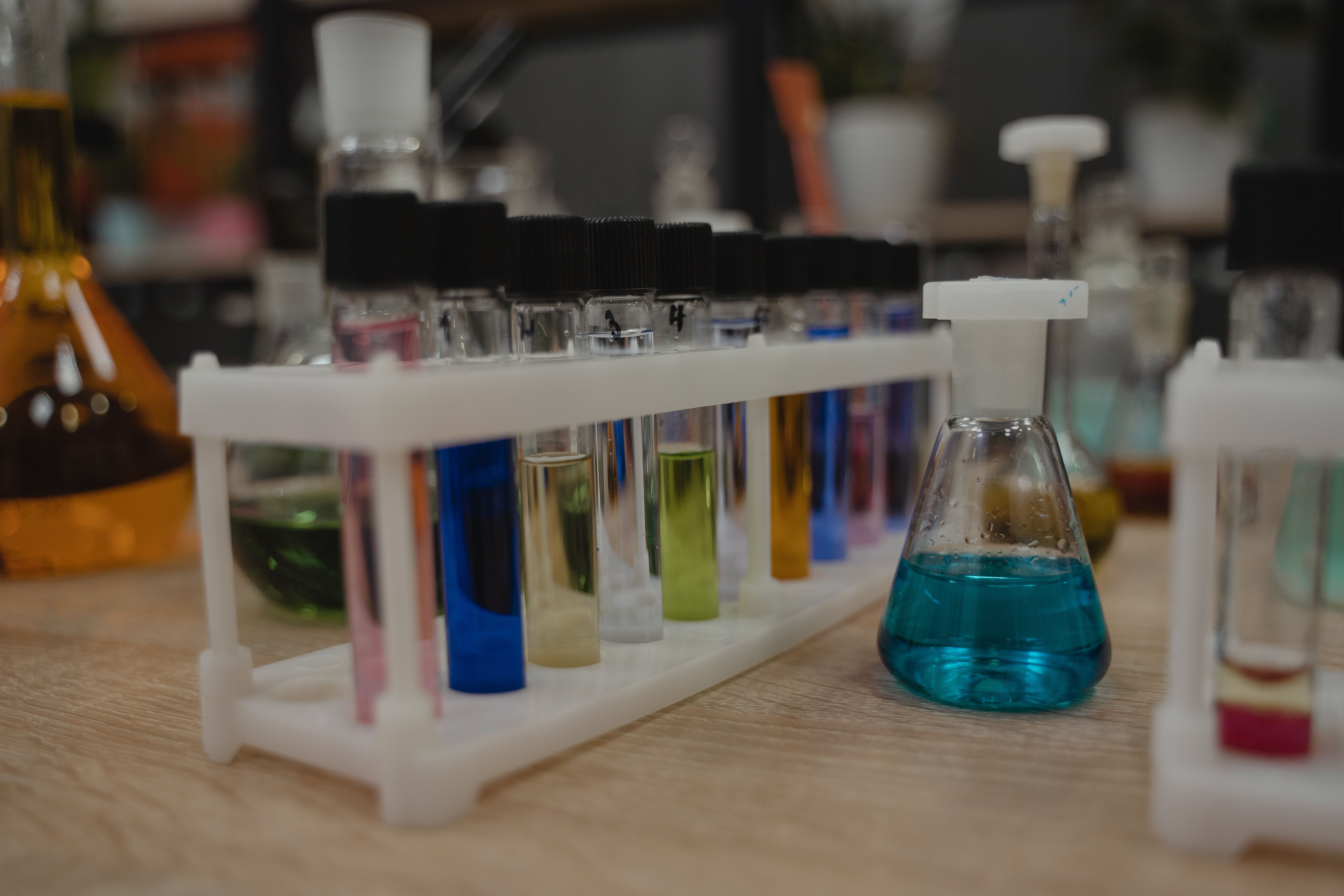 Check out the benefits of choosing an A-level chemistry tuition center