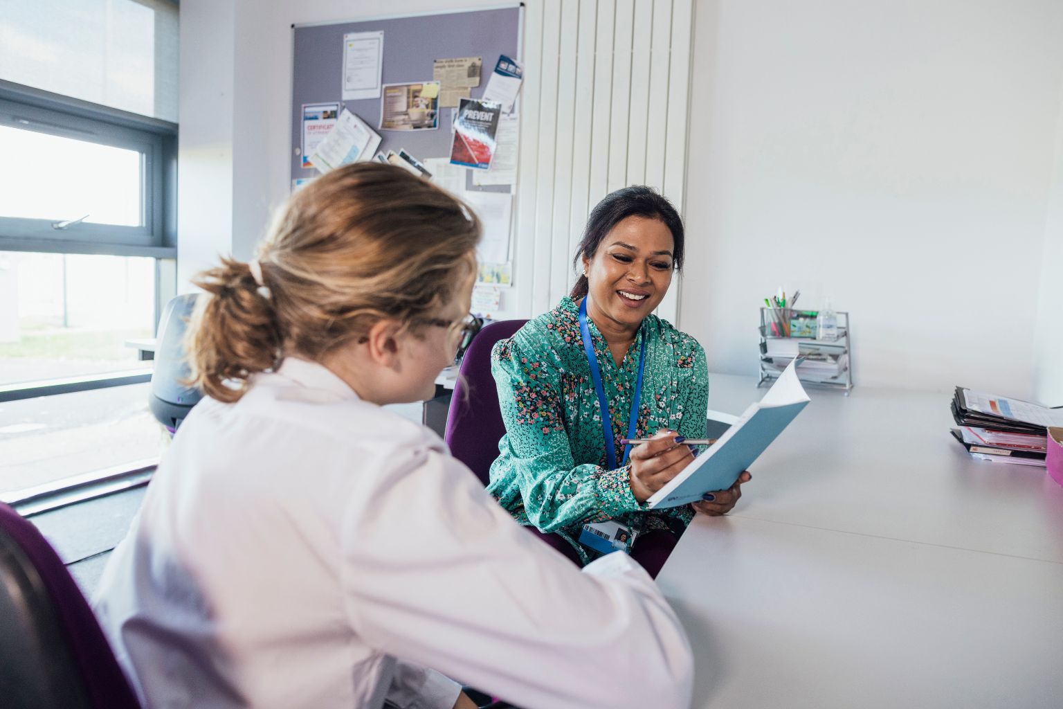 How A Level Chemistry Tuition Helps to Fix Learning Gaps