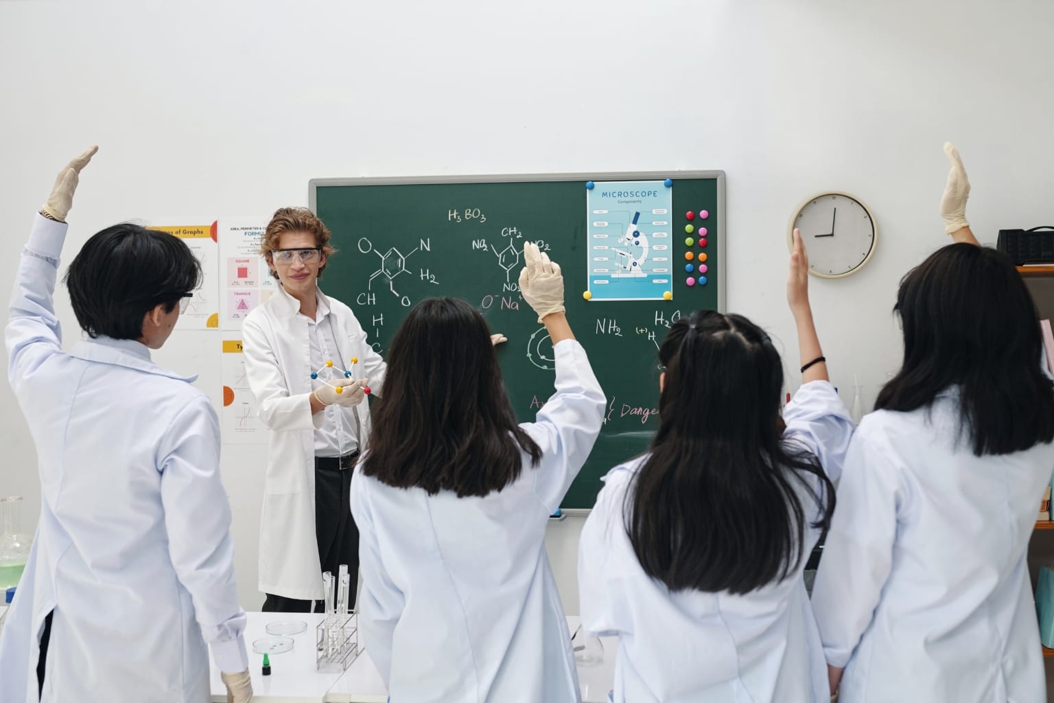 O level chemistry tuition: Let’s enhance grades with experienced teachers
